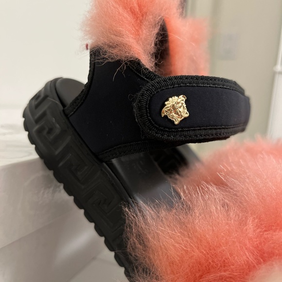 Young Versace Girls Sandals•Navy Blue with Pink Fur•Velcro adjustable Strap• - Picture 9 of 10